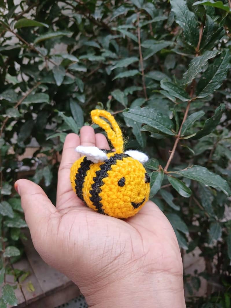 honybee key ring 1