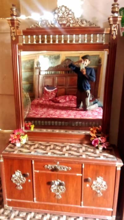 Bad dresing table almri