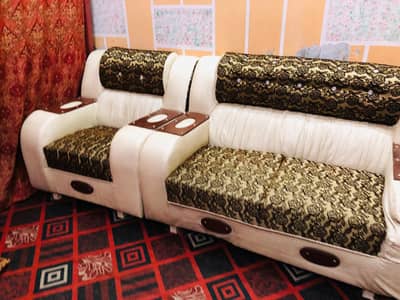 urgent sale 3 in 1 used sofa set munasib price 03034325523