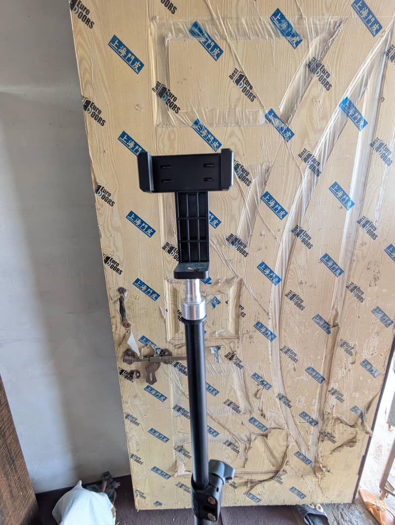 Mobile Vlogging Tripod 2