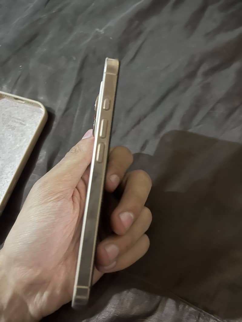 Iphone 16 pro 1
