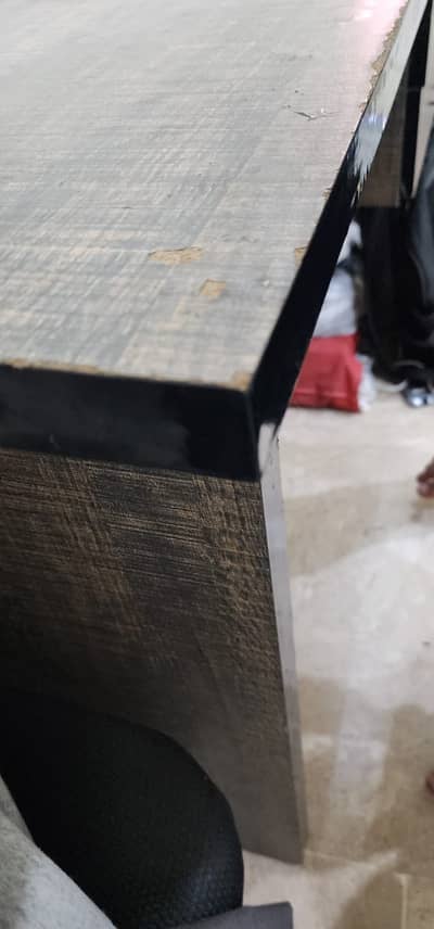 Office table for sale 2.5 by 4 ft