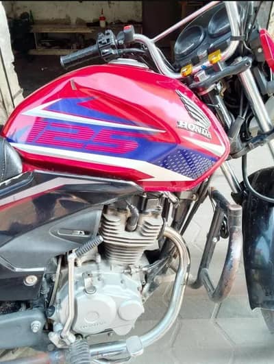 cb 125F