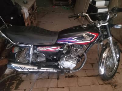 2017 modle ha gari ma koi kam nh ha full genuine bike ha