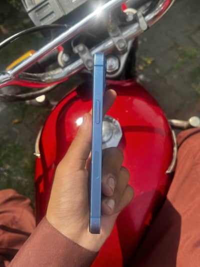Apple iPhone 13 jv