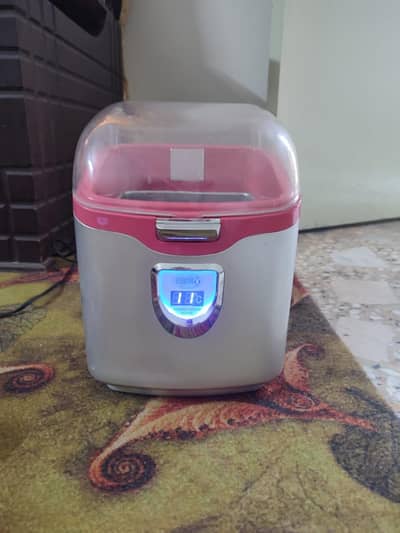Mini fridge