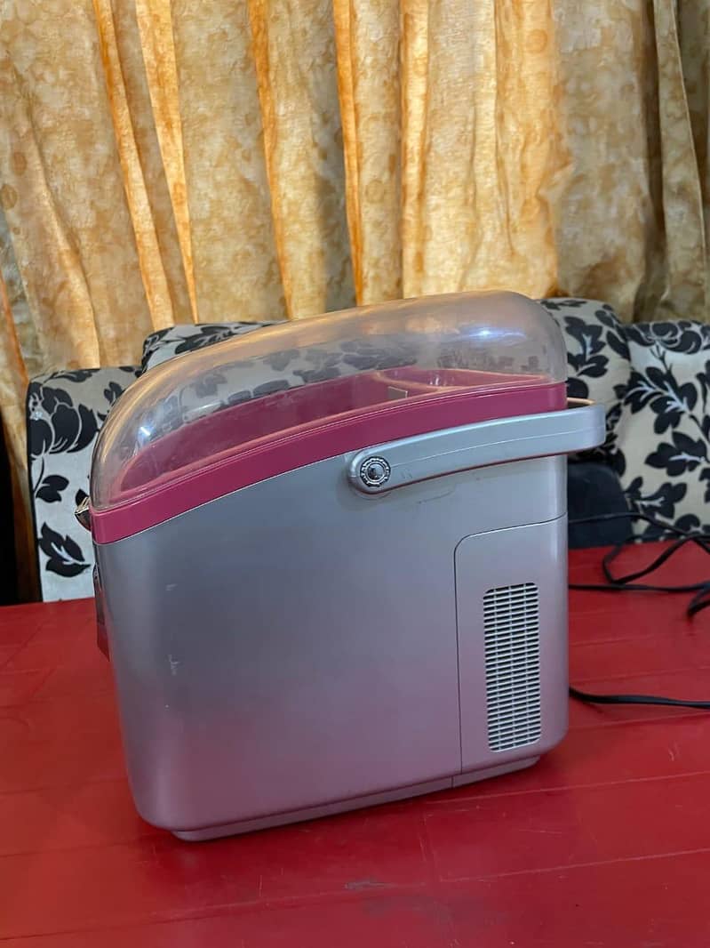 Mini fridge 8