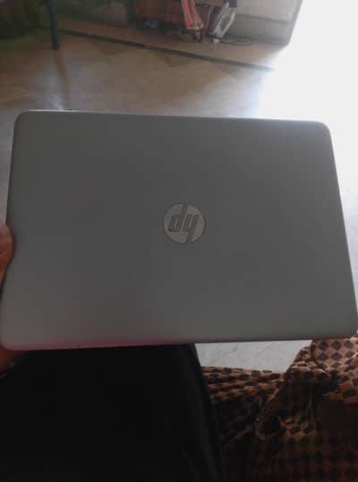 840gb hard i5 model 8/128