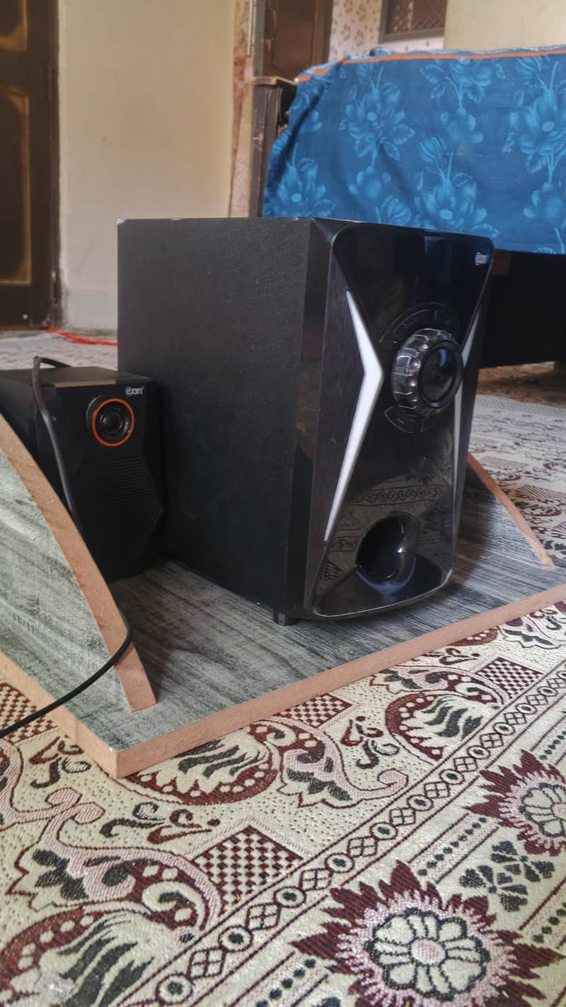 speaker Eon 1
