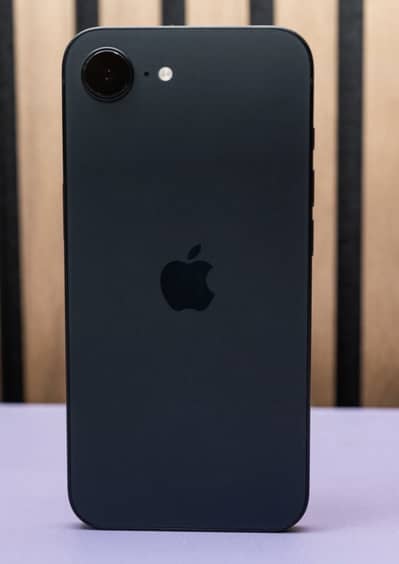 Apple iPhone 16e