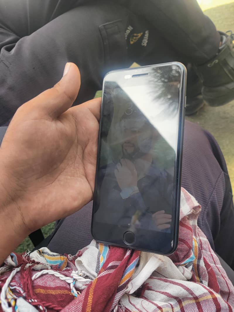 Apple iPhone 7 Plus 1