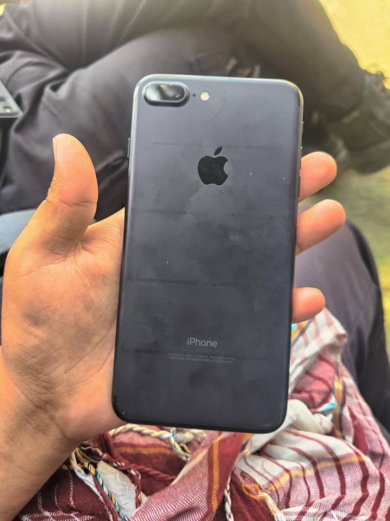 Apple iPhone 7 Plus 2