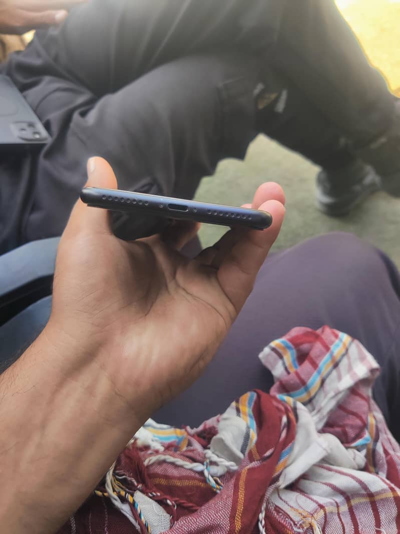 Apple iPhone 7 Plus 3