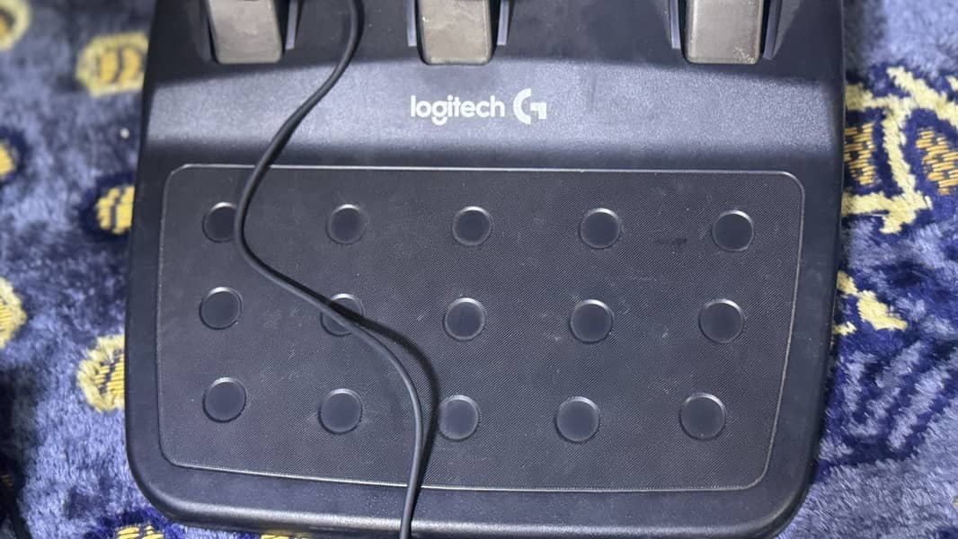 LOGITECH G29 Driving Force 1