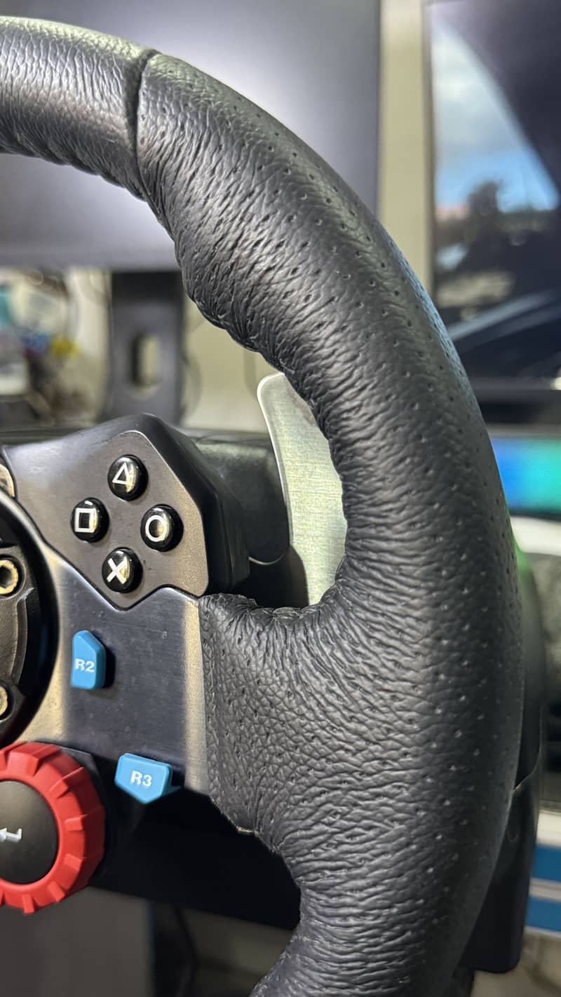 LOGITECH G29 Driving Force 9