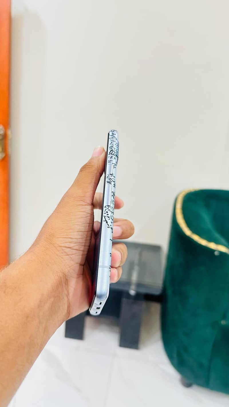 Google Pixel 7a 3