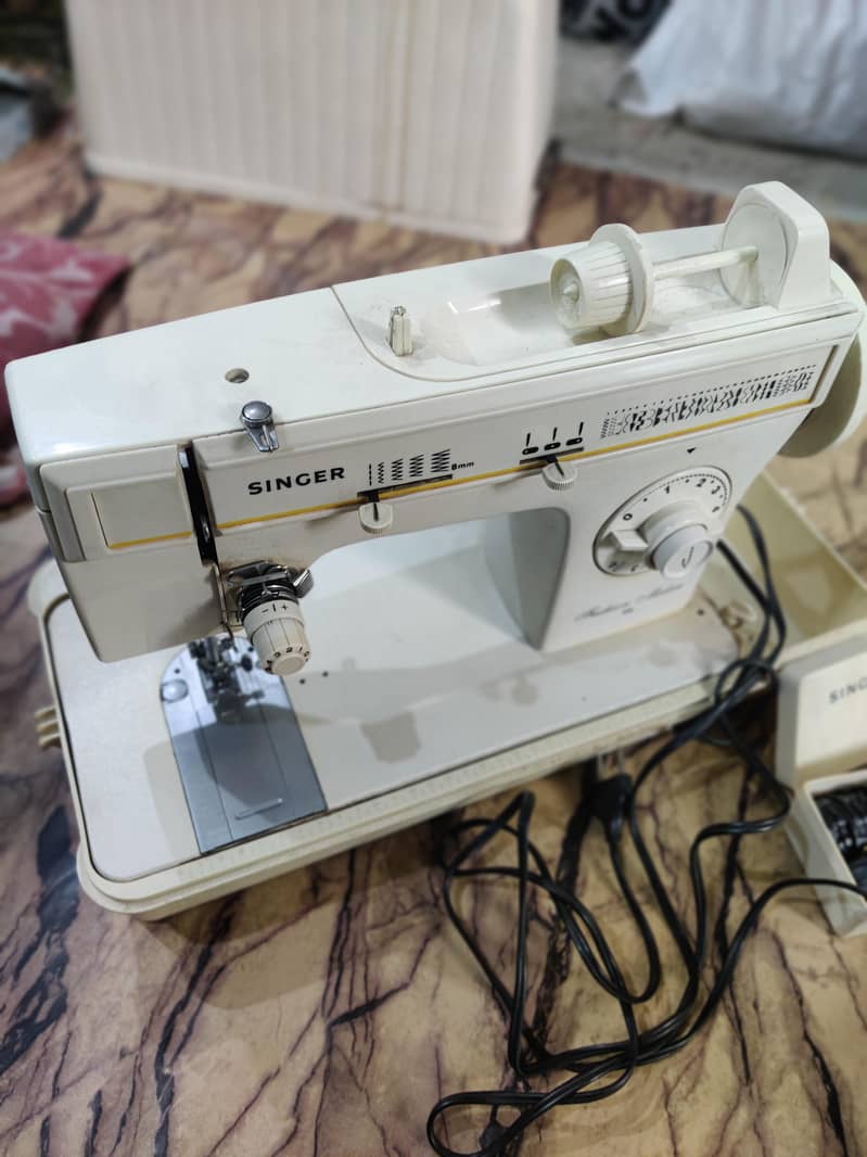 Singer Sewing Machine 0