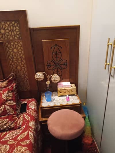 new bed good condition me he
