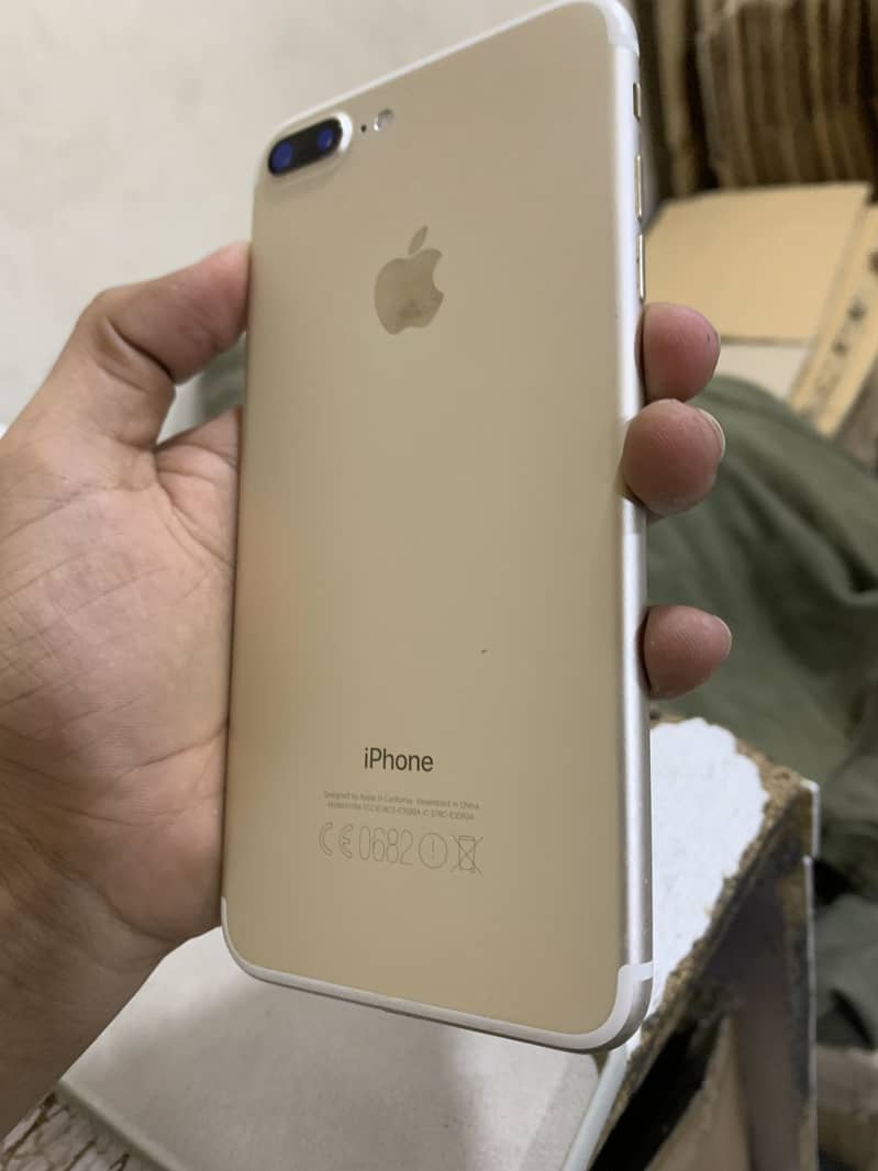 Apple iPhone 7 Plus 1