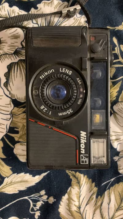 Vintage cameras urgently for sale with good offer