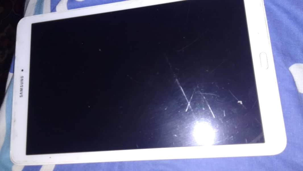 Samsung Galaxy Tab E 0