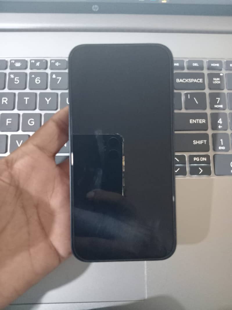 Apple iPhone 13 1