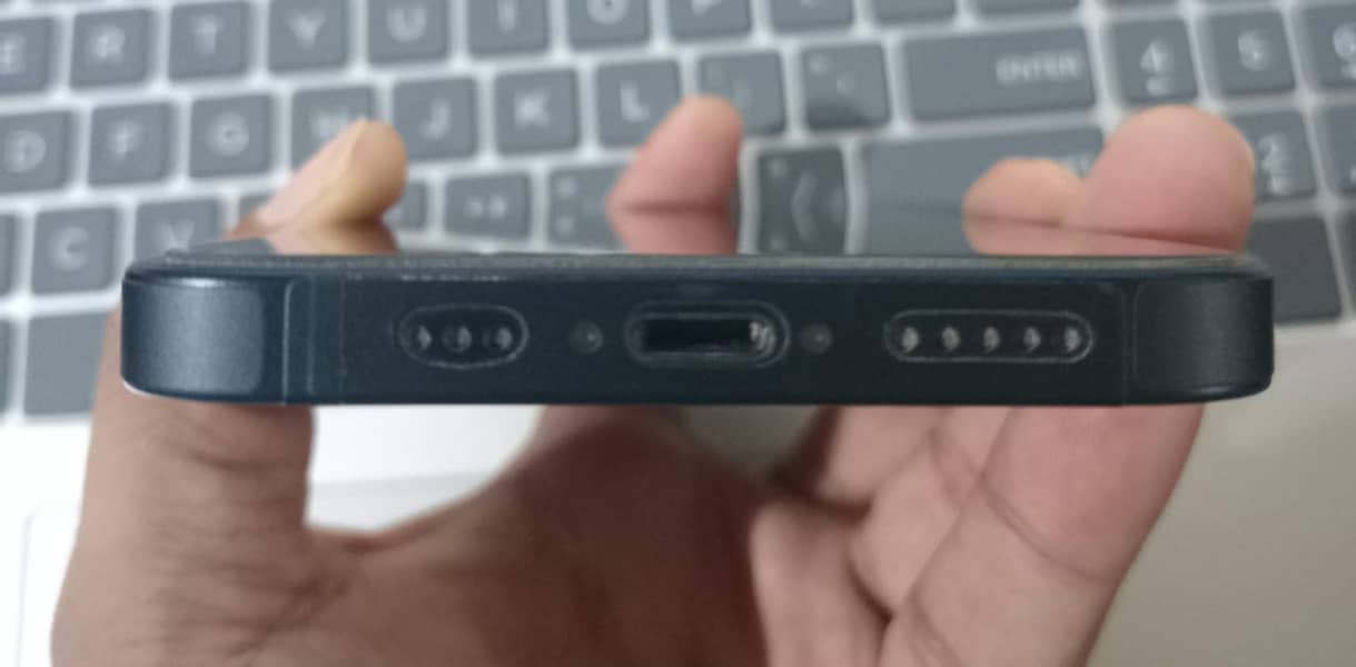 Apple iPhone 13 4