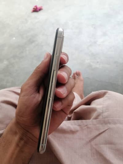 iPhone X storage 256