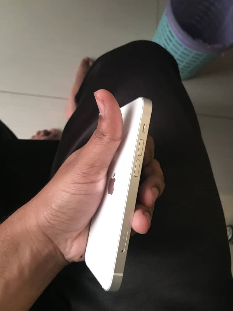 IPhone 12 mini 4