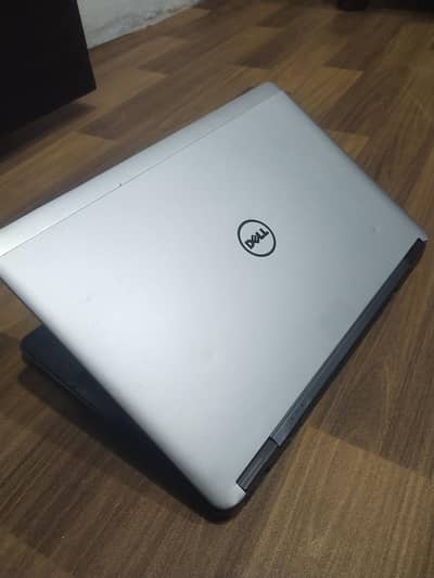 Dell core i7 4th Gen 256 SSD