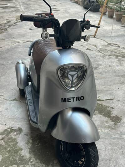 Yadea metro 3 wheeler electric scooty for sale