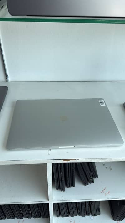 Apple MacBook Pro 2018 A1990 Core i9 32GB RAM 2TB SSD 15" Retina