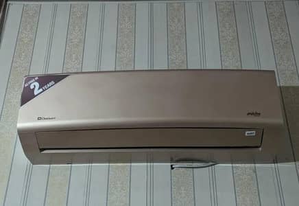 Dawlance 1.5 ton Invertor Lush Condition