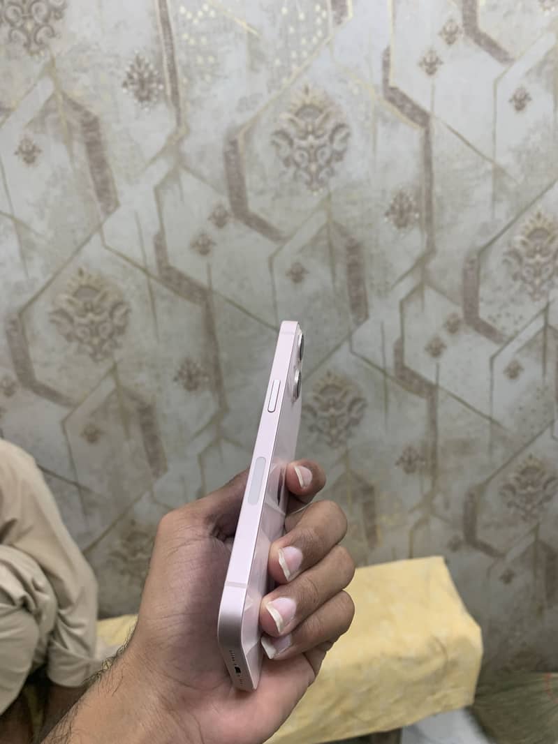 Apple iPhone 13 2