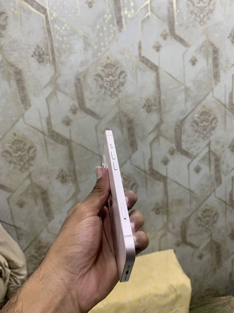 Apple iPhone 13 3