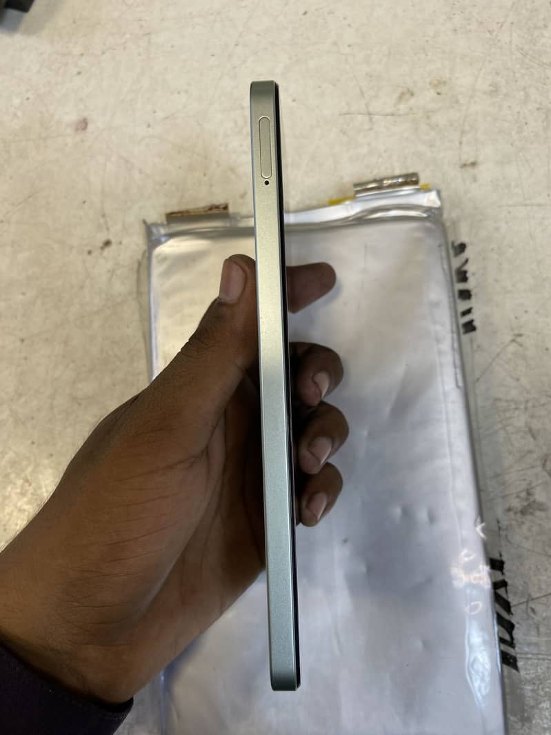 Realme Note 60x 4
