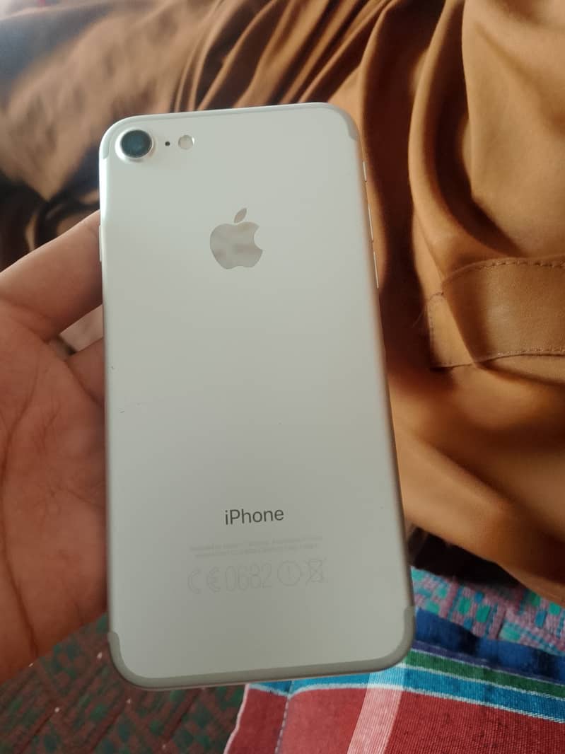 Apple iPhone 7 1