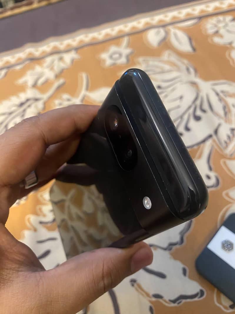 Google Pixel 8 4