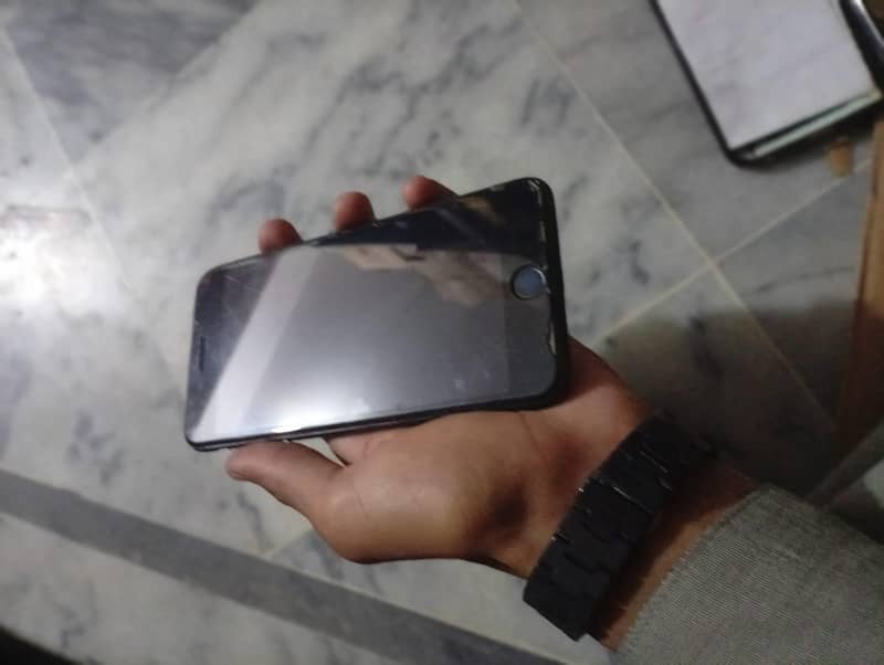 Apple iPhone 7 Plus 0