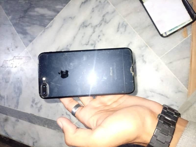 Apple iPhone 7 Plus 4
