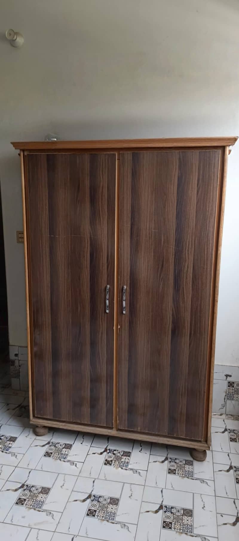 wardrobe 0