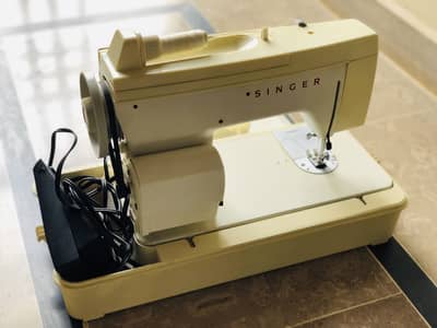 Singer sewing machine (NEW)