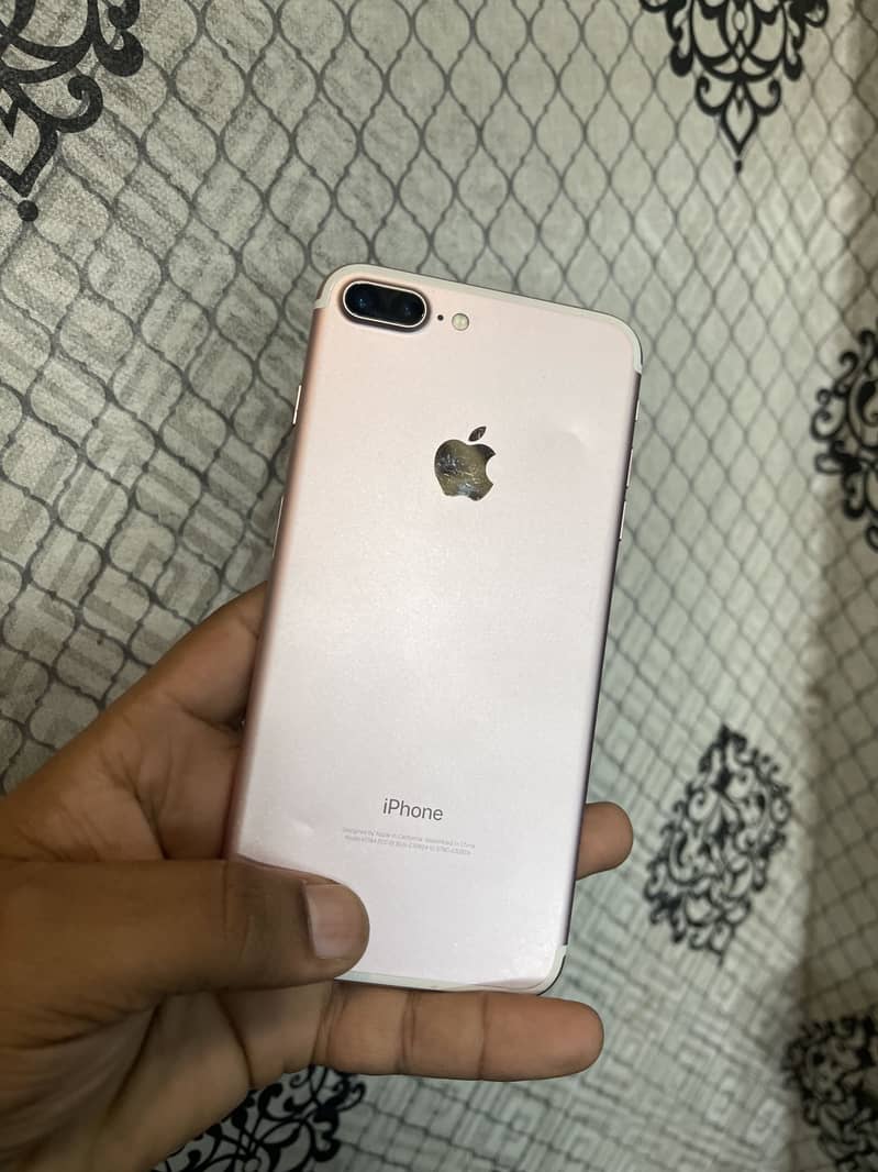 Apple iPhone 7 Plus 1