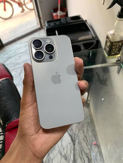 Apple iPhone 15 Pro