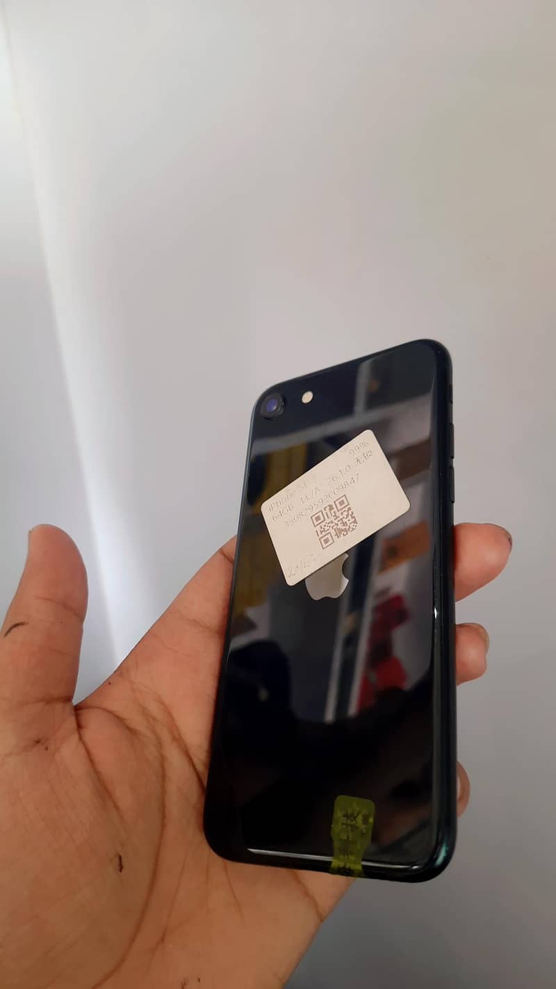 Apple iPhone SE 3rd Generation 3
