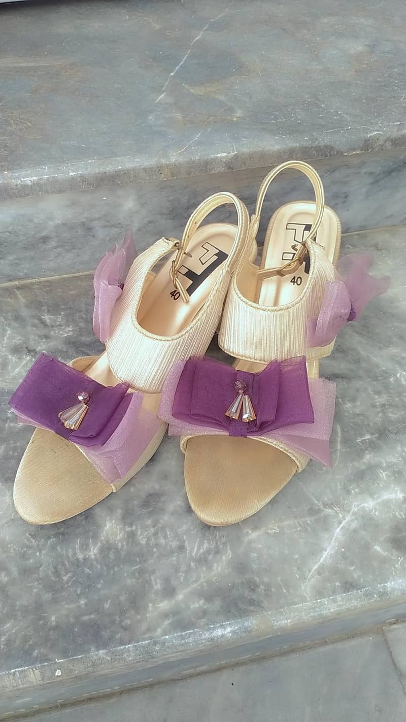 Fancy bow heels 1