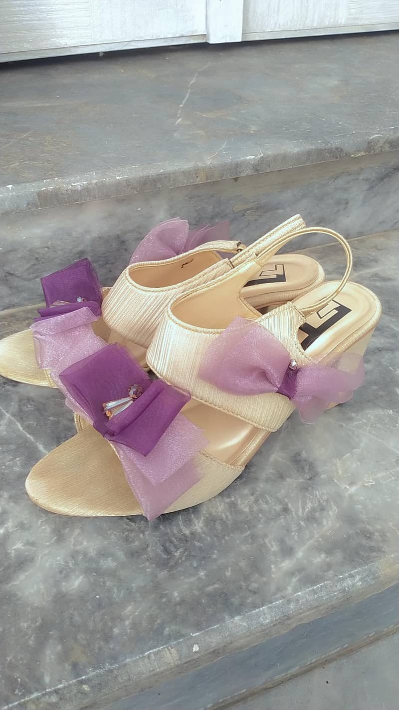Fancy bow heels 3