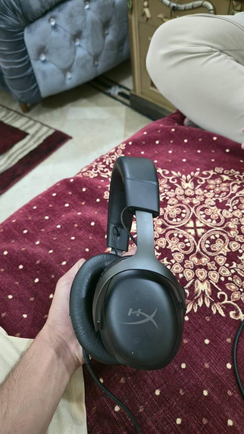 Hyperx cloud 3 slightly used 2