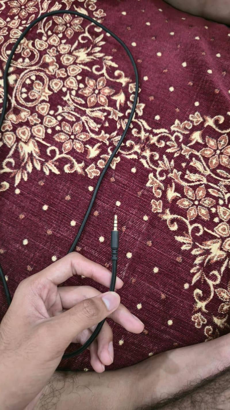 Hyperx cloud 3 slightly used 4