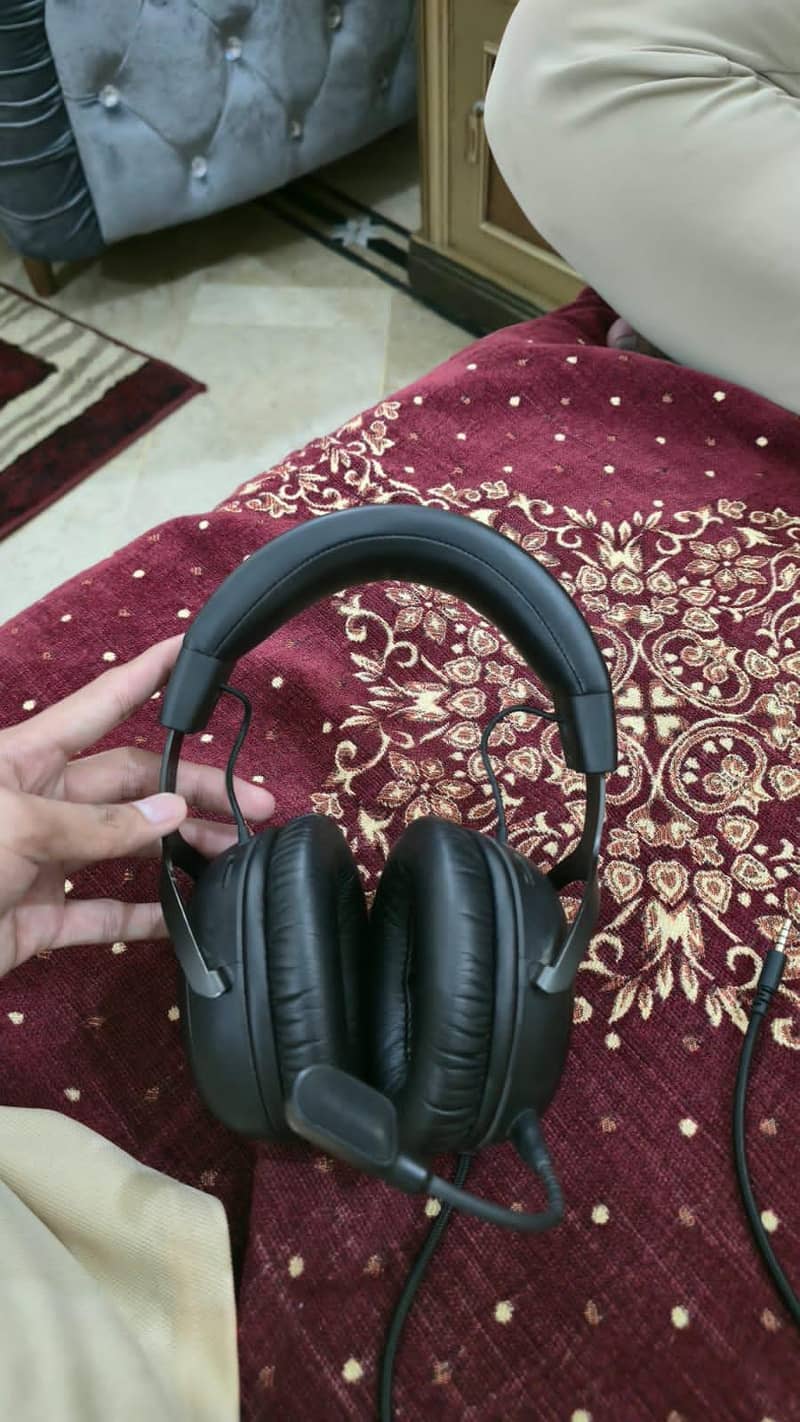Hyperx cloud 3 slightly used 5